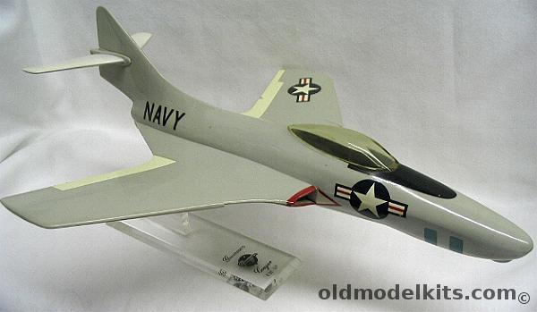 Topping Grumman Photo-Recon Cougar F9F-8P - (F9F8P) plastic model kit